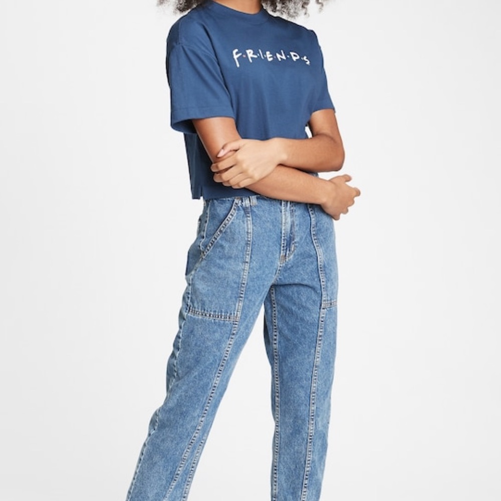 GAP Boxy‎ Graphic Cropped Friends Blue T-Shirt - Picture 4 of 4